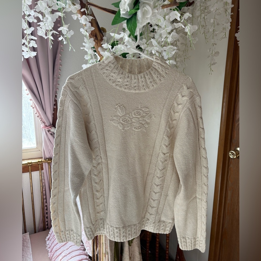 Orvis Vintage Cream Cable Knit Floral Sweater